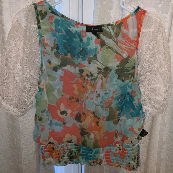 Lace Floral Layered Shirt Fitted at bottom - Picture 4 of 4